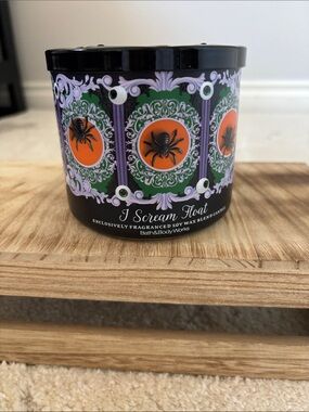 Bath & Body Works Halloween Candle Jar - “I Scream Float”